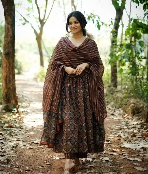 NOOR COUTURE kurta set for women||printed kurta set for women||stylish kurta sets for women||floral kurta set||cotton kurta set for women